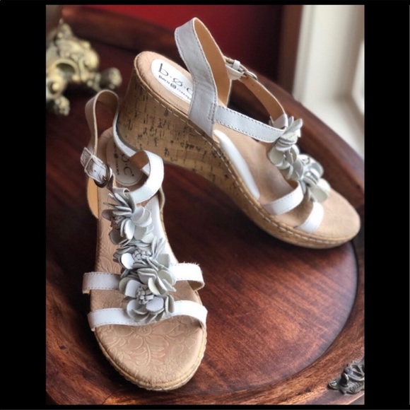 BOC by Born 10 white flower wedge sandals